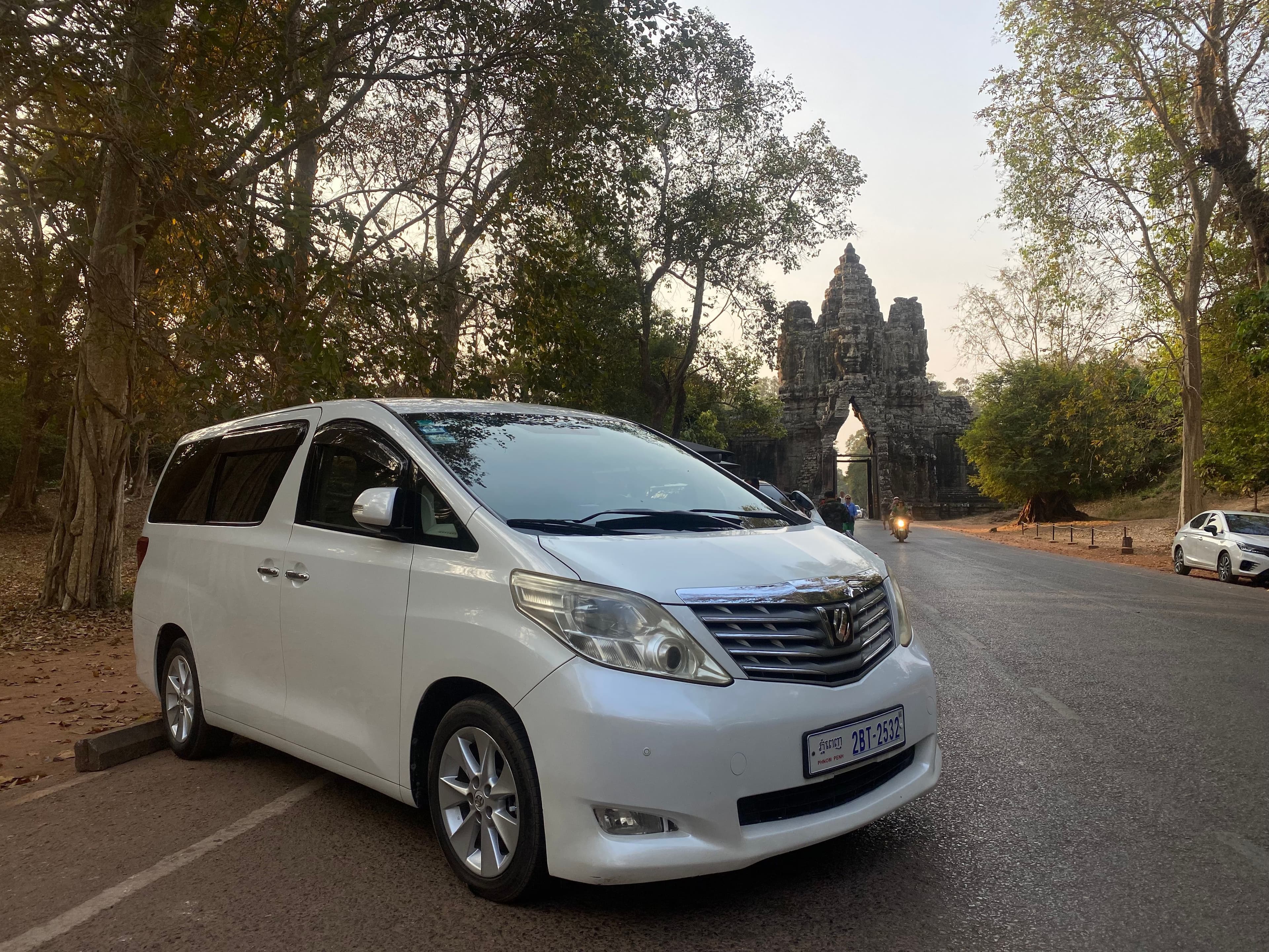 柬埔寨旅游商务车
